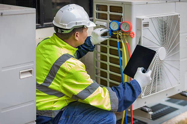 Professional Hvac Maintenance technician working in Etoile, TX